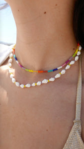 Collier de coquillages lilas & jaune